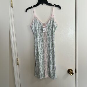 NWT Nanette Lapore Cottagecore succulent pattern w/ pink lace Nighty in Medium
